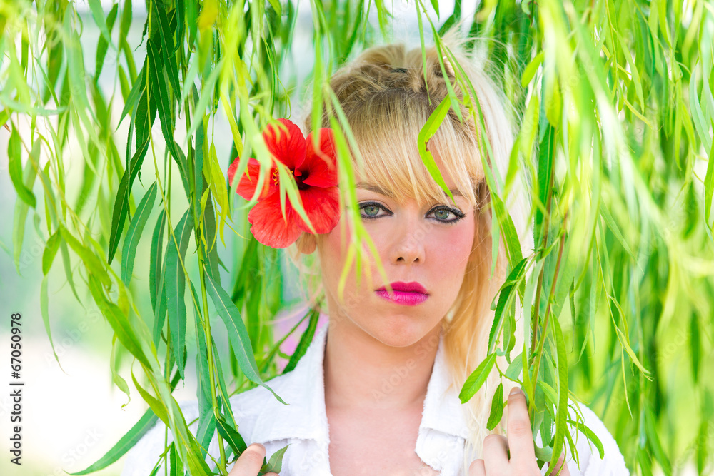 Fototapeta premium Beautiful girl enjoying the summer