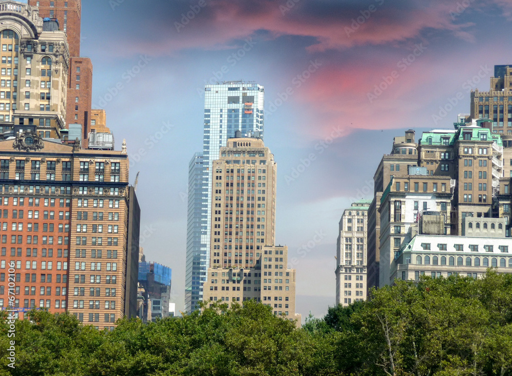 Fototapeta premium New York City. Manhattan skyline with beautiful sky at dusk