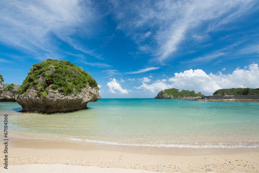 沖縄の海・浜比嘉島