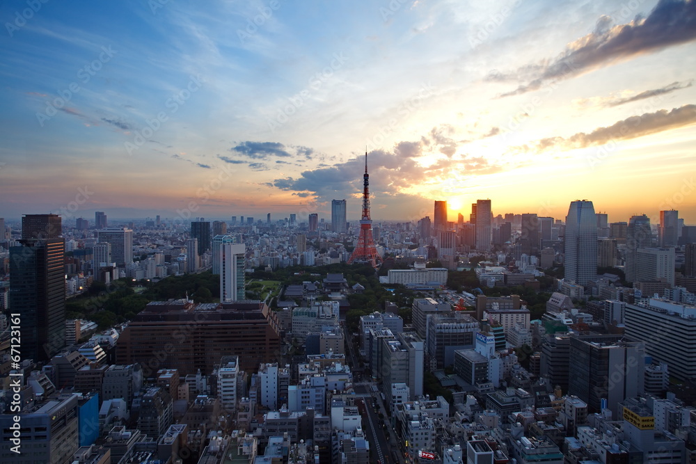 Obraz premium Tokyo city and tokyo tower at sunset time