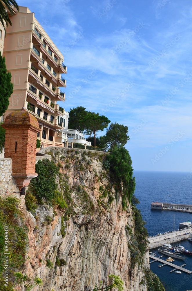 Obraz premium Monaco, Immeuble sur surface rocheuse