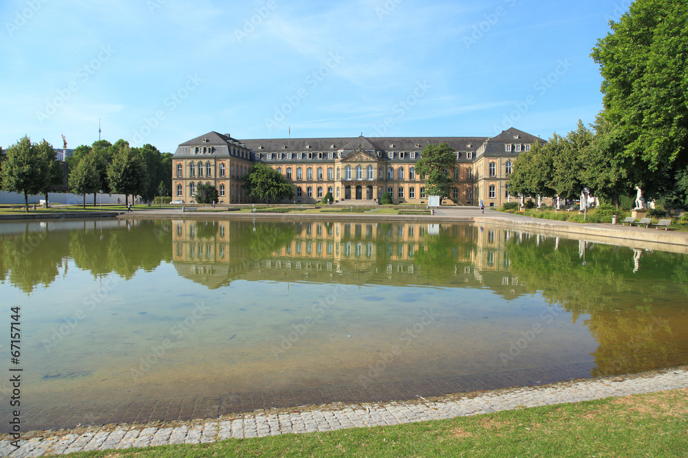 Stuttgart, Neues Schloss, Blick aus dem Schlossgarten (2014)