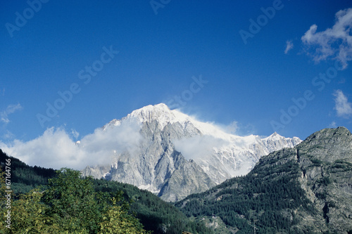 catena monte bianco alpi ghiacciaio montagna piu alta in europa photo