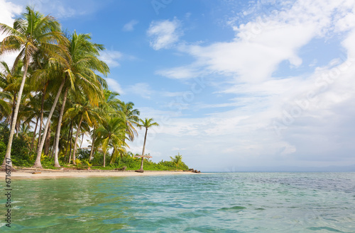 Fototapeta Naklejka Na Ścianę i Meble -  Starfish beach on the archipelago Bocas del Toro