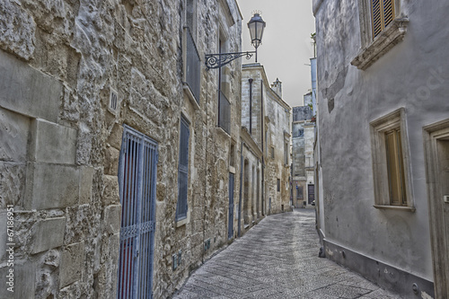 Fototapeta Naklejka Na Ścianę i Meble -  Old alley  in Lecce