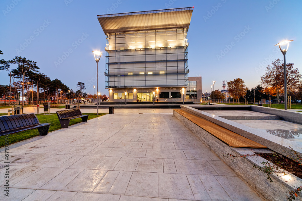 Naklejka premium Modern building