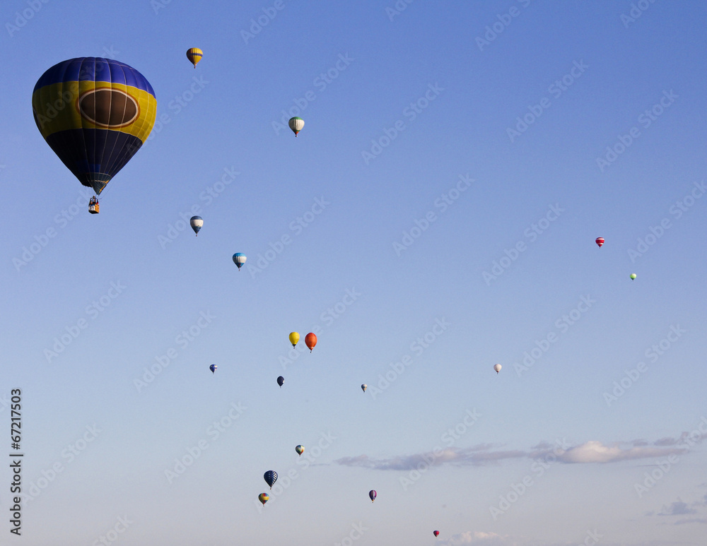 Fototapeta premium Floating сolorful hot air balloons