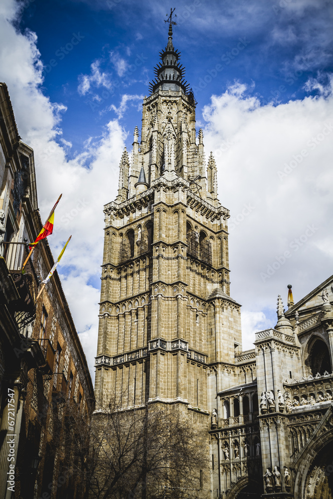 Obraz premium majestic Cathedral of Toledo Gothic style, with walls full of re
