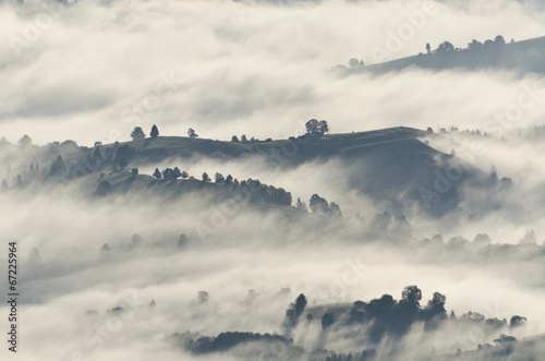 Obraz na płótnie Morning clouds over mountains w salonie