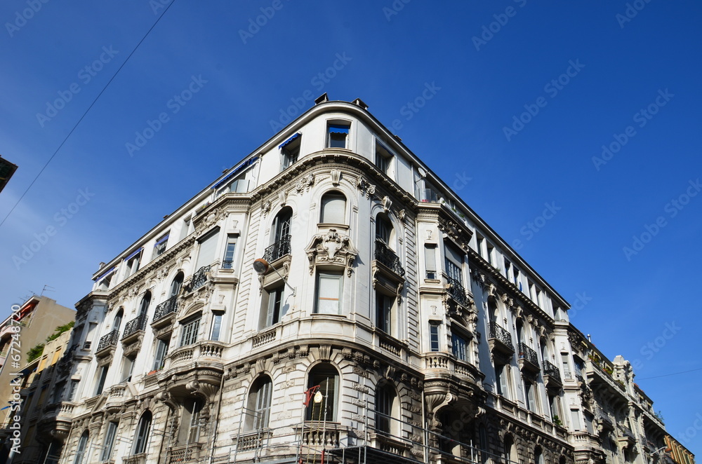 Architecture, façade d'immeuble, ville de Nice