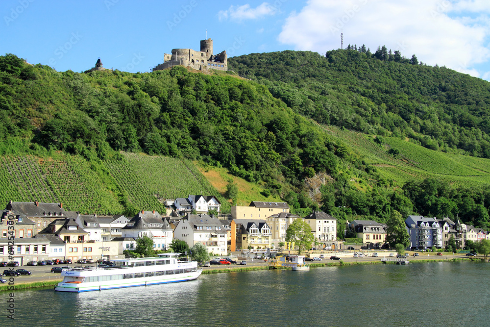 Castle and fortresses along the Mosel revier