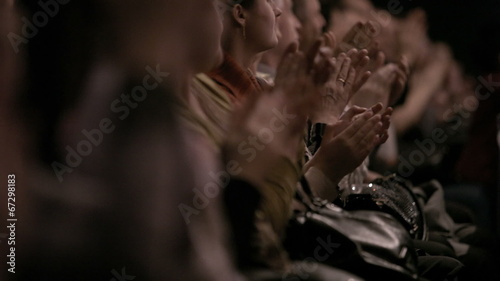 People applauding.