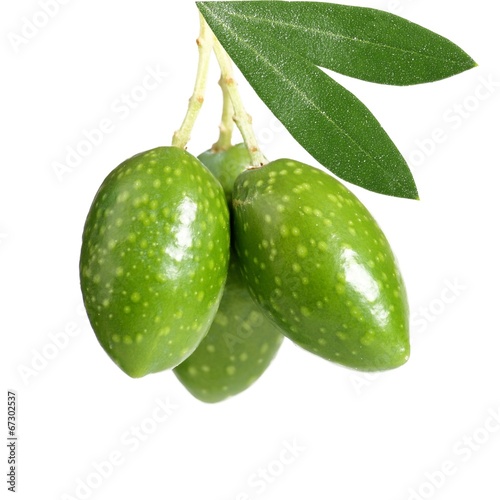 Tre olive verdi appese photo