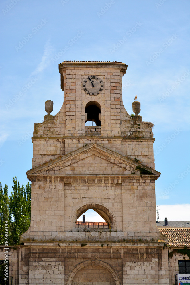 campanario del monasterio de san ljuan en burgos