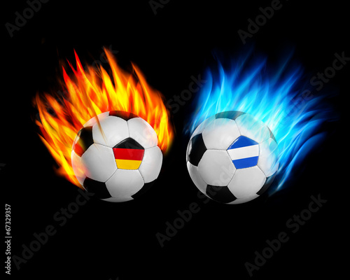 Brennende Fußbälle