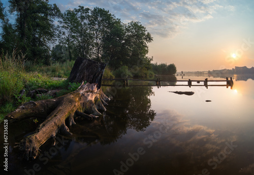 Rzeka Odra podczas baśniowego poranka