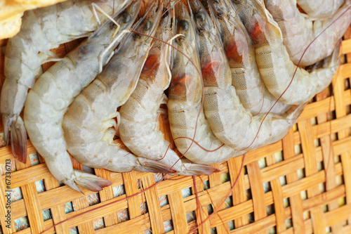 Shrimp - for cooking, place the basket.
