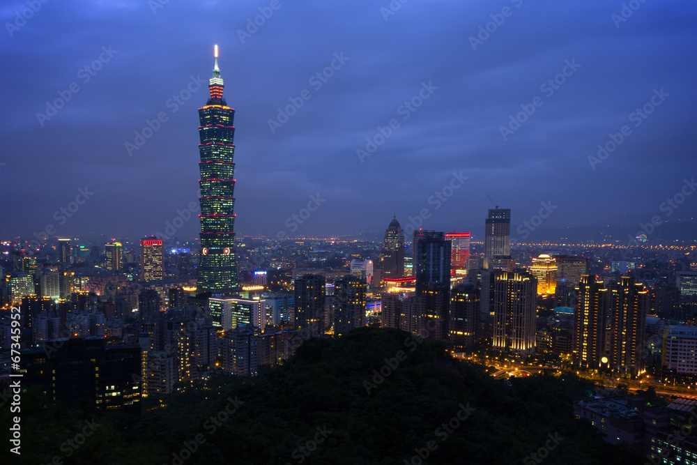 Cityscape of Taipei's downtown in nightfall in Taiwan
