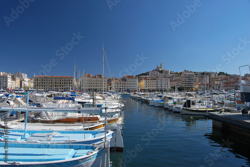 Bateau dans le vieux port de Marseille