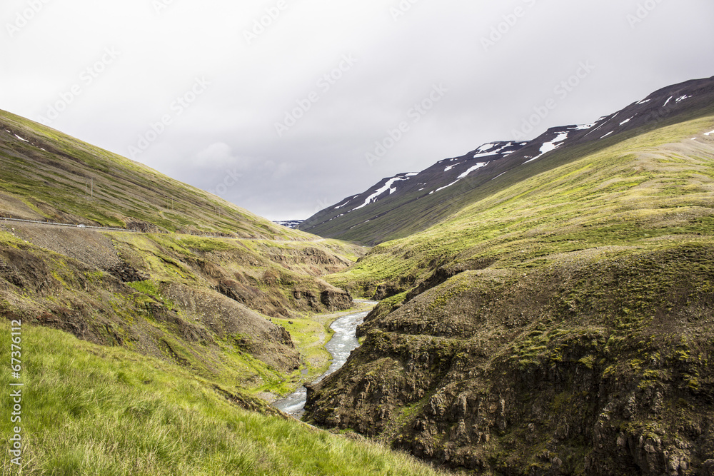 Obraz premium Gebirgsbach