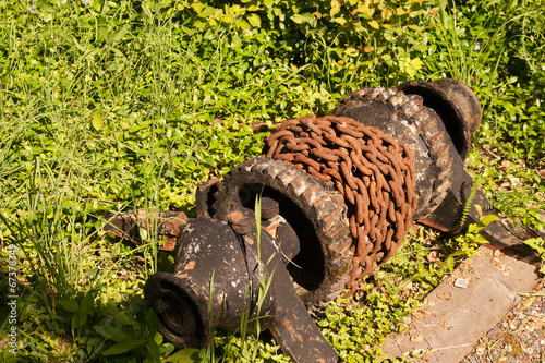 rusty chain aound winch photo