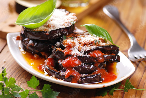 parmigiana di melanzane photo