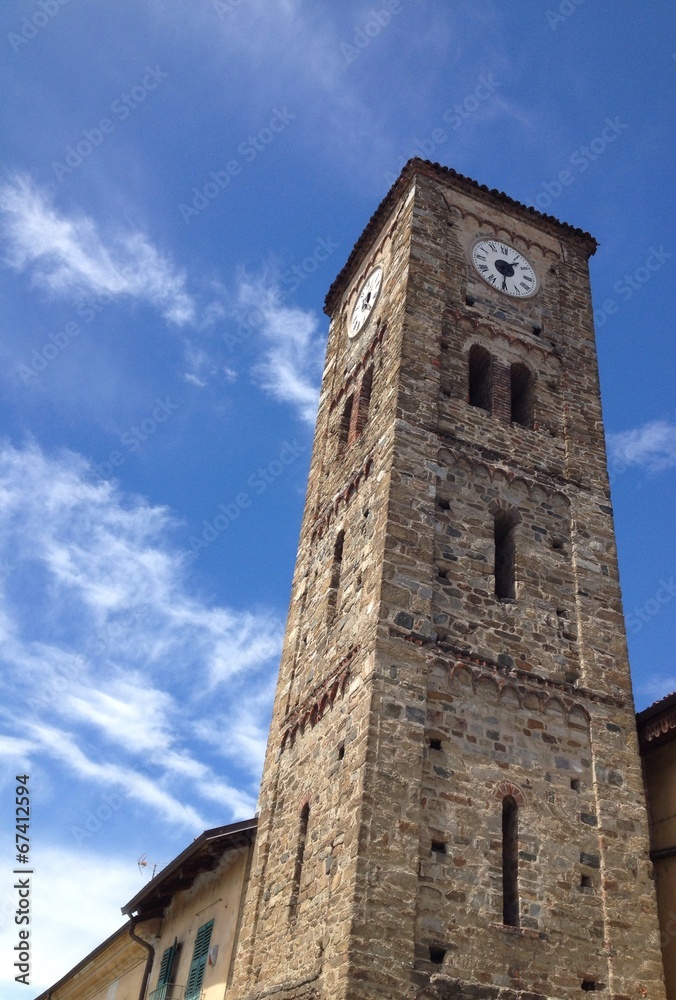 bel campanile in pietra
