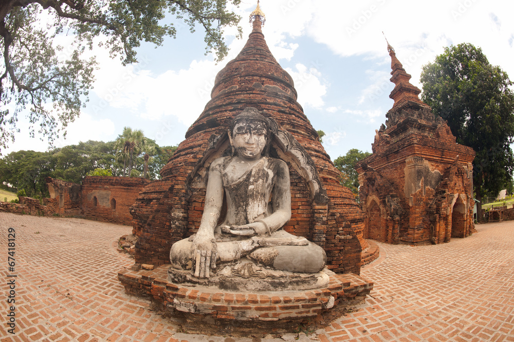 Fototapeta premium Yadana Hsemee Pagoda Complex.