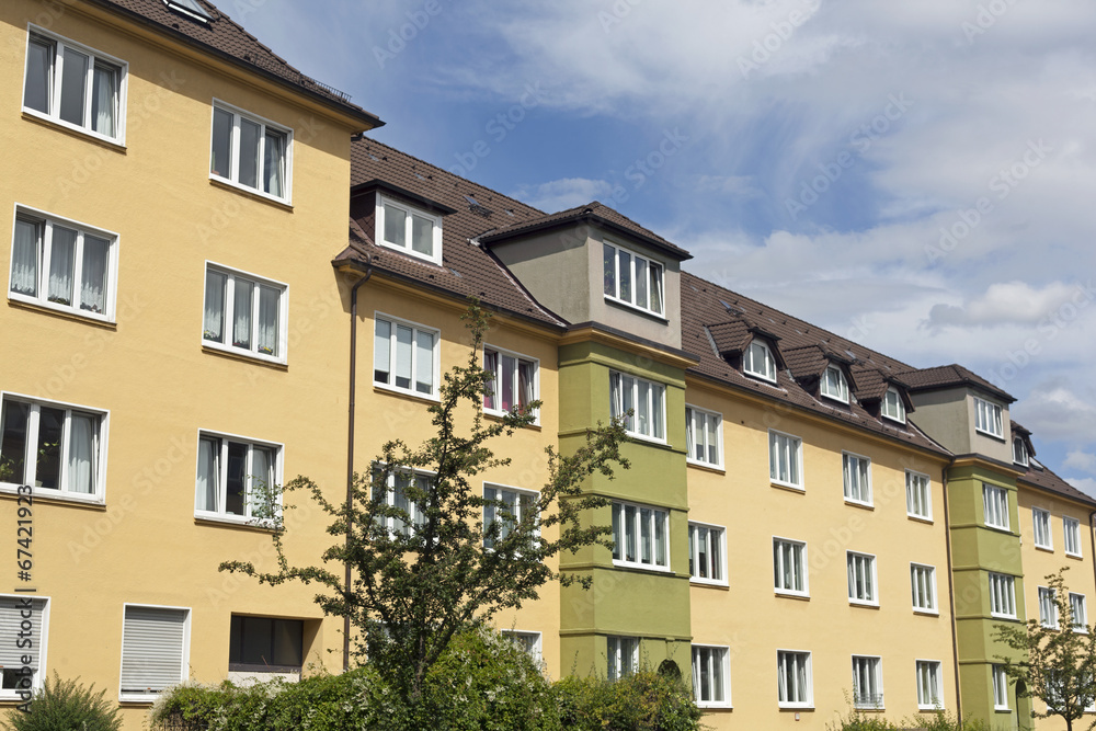 Naklejka premium Fassade eines Altbaugebäudes in Kiel, Deutschland