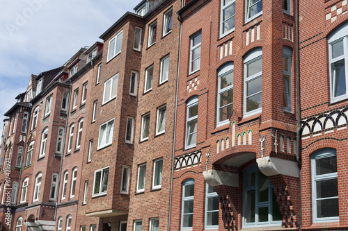 Fassade eines Altbaugebäudes in Kiel, Deutschland