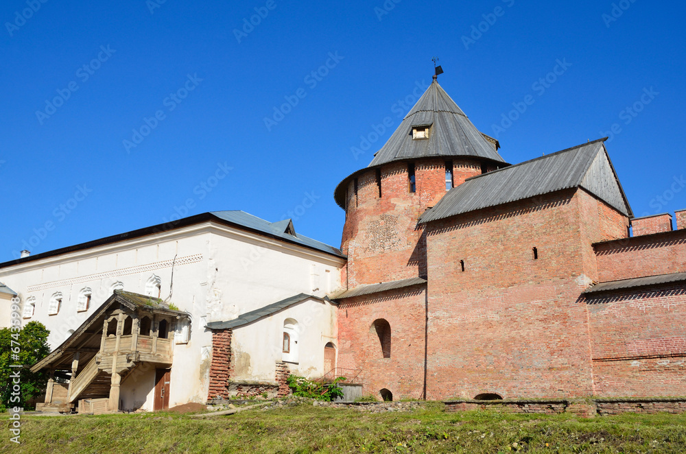 Митрополичья башня и постройки Митрополичьего двора. Новгород