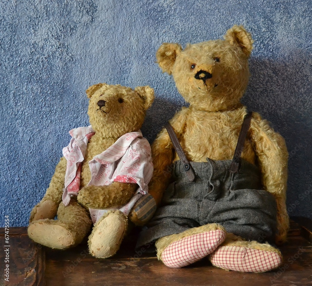 alte Teddybären Stock-Foto | Adobe Stock