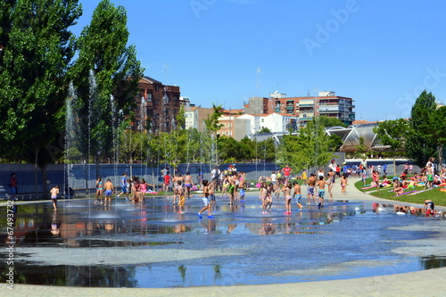 Playa urbana en Madrid Río. Madrid