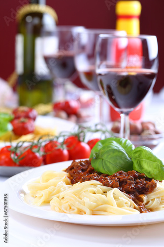 pasta polognese with basil