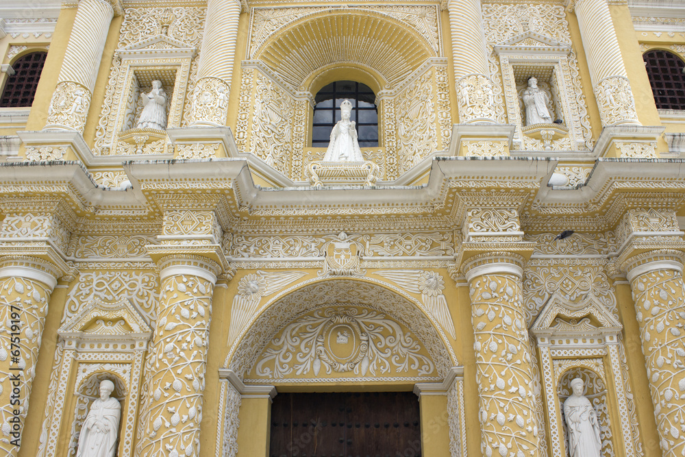 Obraz premium Fachada de iglesia de la merced en Antigua Guatemala