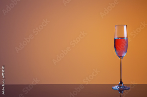 Glass mit alkohol 
