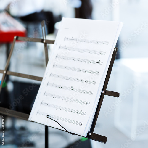 Fotografi music notes on music stand