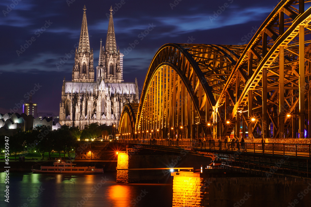Fototapeta premium Kölner Dom bei Nacht