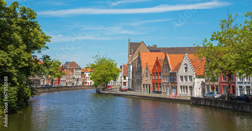 Fototapeta Naklejka Na Ścianę i Meble -  Bruges - Typically houses over the canal