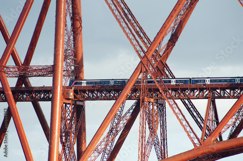 фотографія forth bridge train