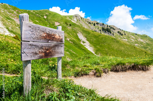 Tannheimer Tal, Österreich, Wegweiser Holz photo