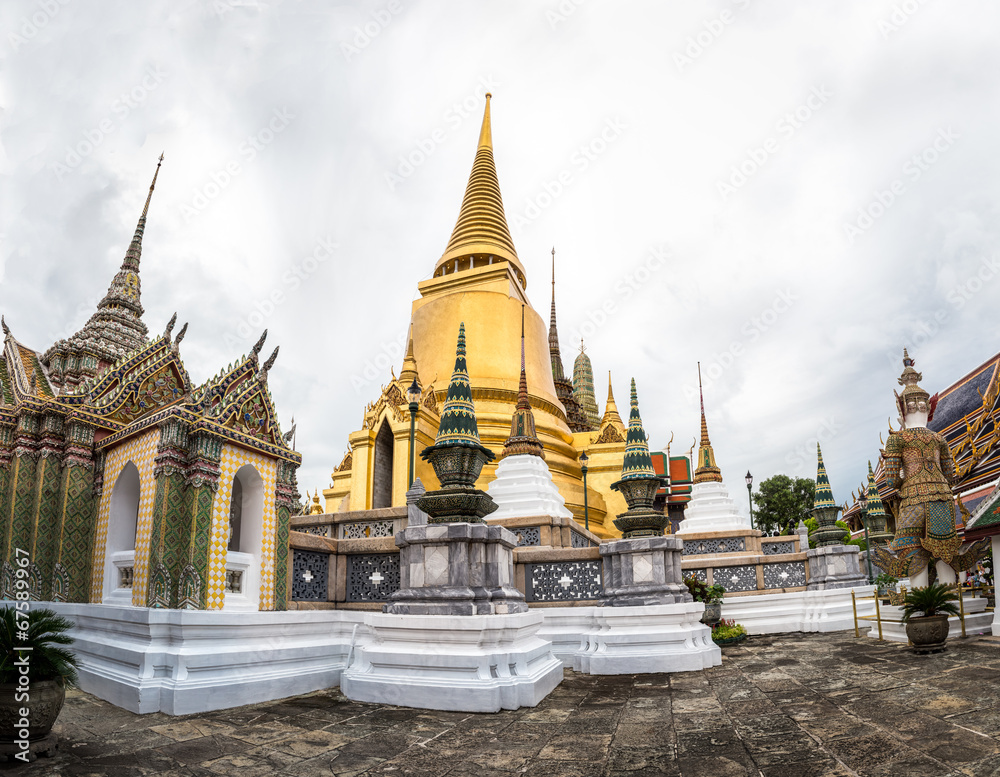 Fototapeta premium Wat Phra Kaew - Temple of the Emerald Buddha