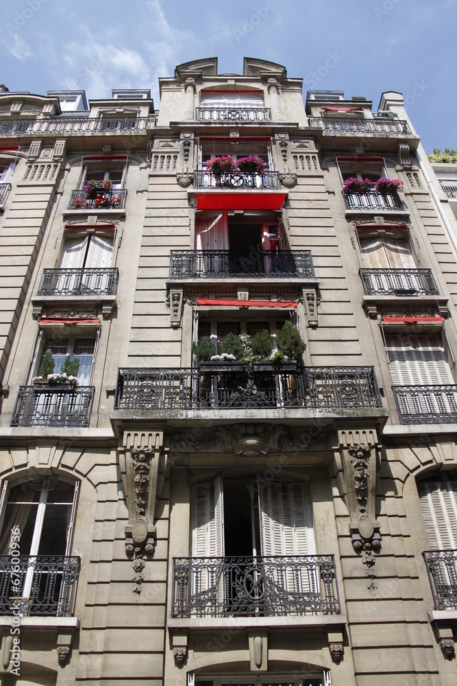 Fototapeta premium Immeuble ancien du quartier de Passy à Paris