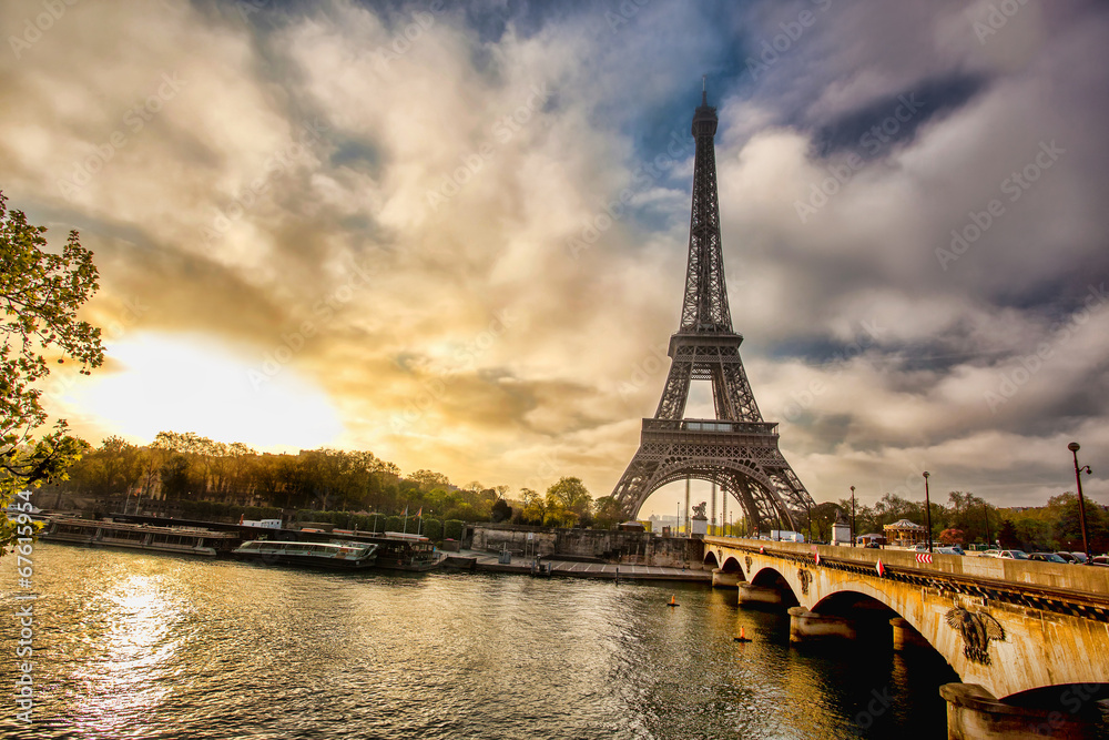 Eiffel Tower with boat on Seine in Paris, France - obrazy, fototapety, plakaty 
