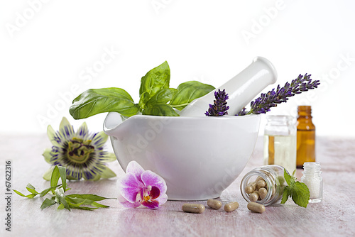 complements alimentaires à base de Fleurs et plante médicinales photo