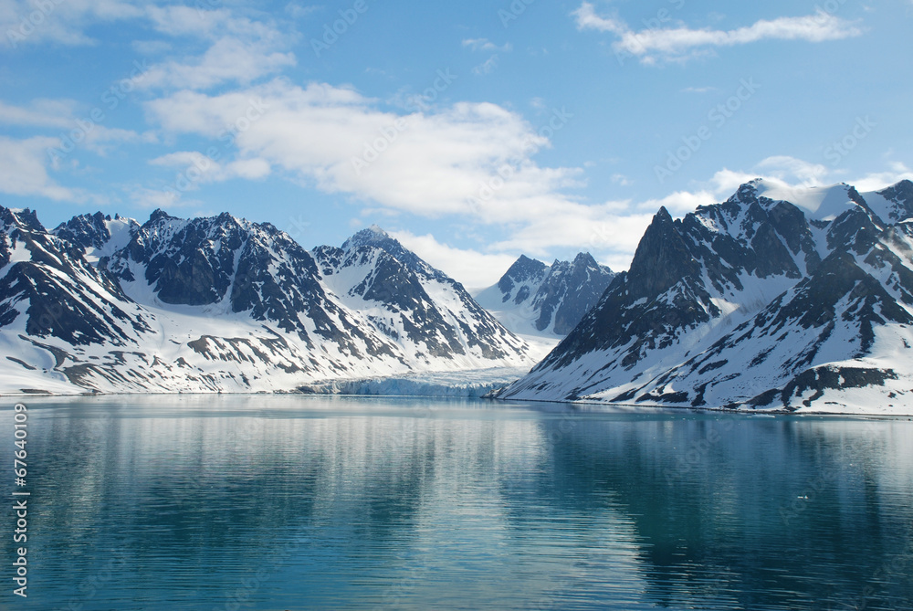 Stilles Wasser am Gletscher
