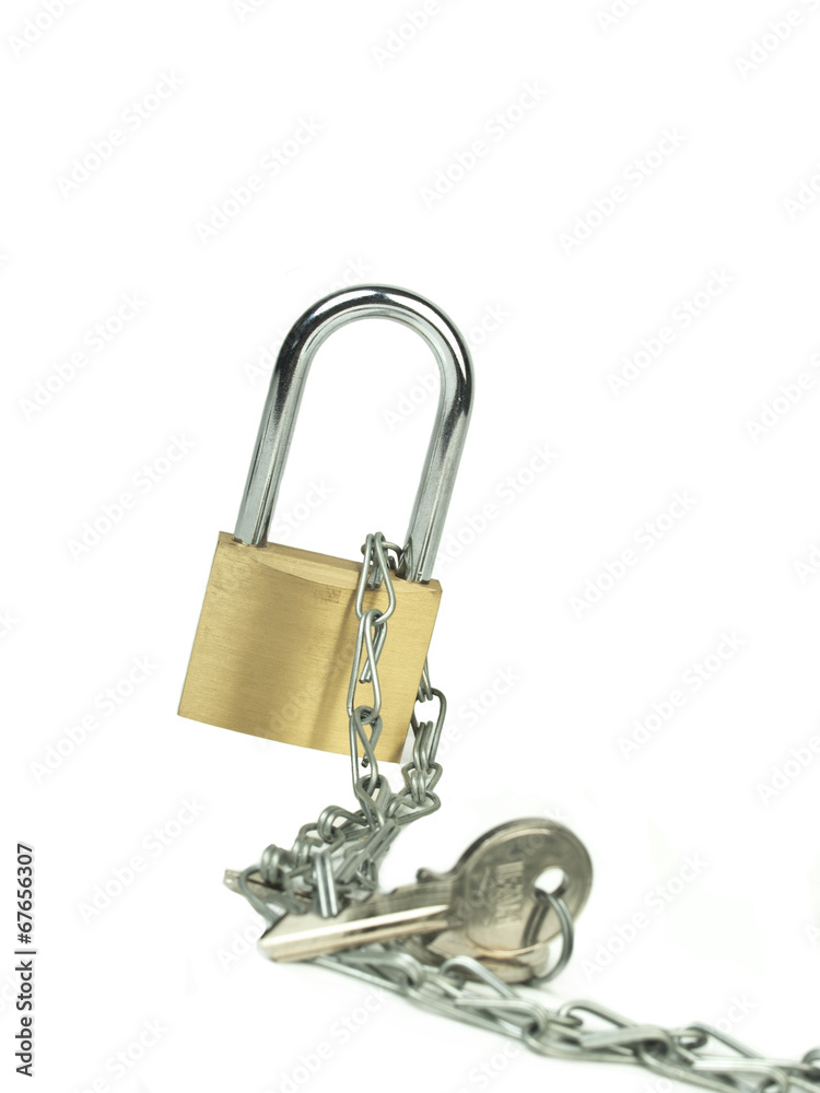 Candado con llave y cadena sobre fondo blanco Candado con llave y cadena sobre fondo blanco