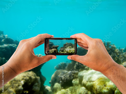 photographing with a water smartphone