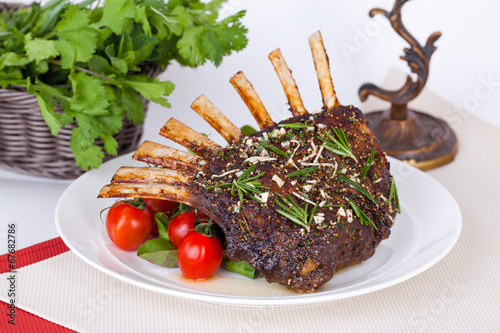 rack of lamb with tomatoes