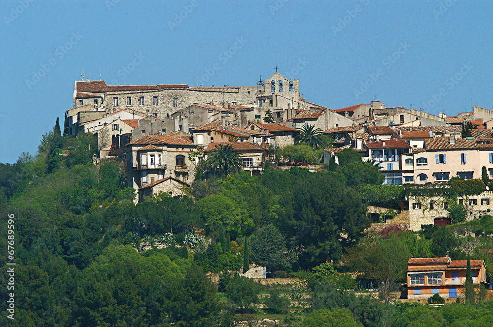 102168 Le Castellet, village perché